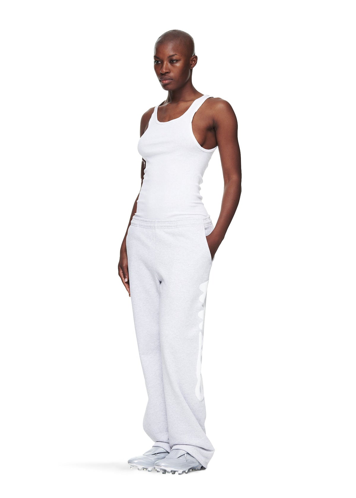 WOMEN&#39;S STRAIGHT LEG BELUGA SWEATPANT